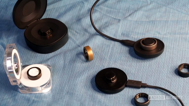 Puck it; Oura should ditch its charger and copy the Galaxy Ring case