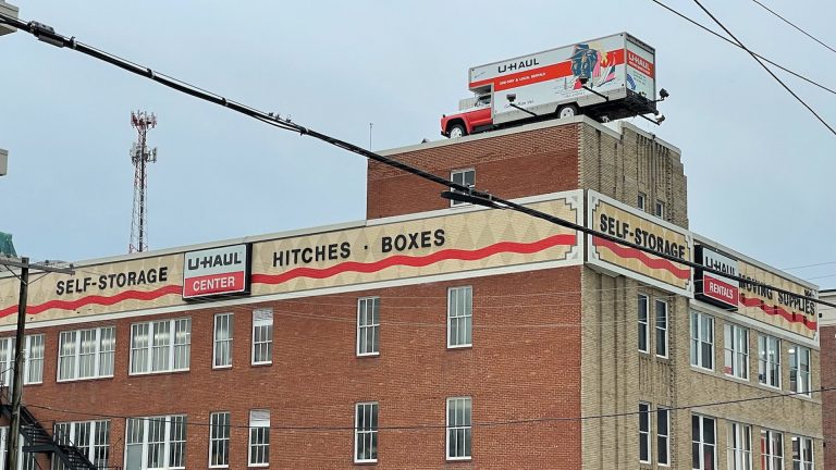 Iconic Tulsa Landmark: The U-Haul Truck that’s Been Sitting Pretty on the Skyline Since 1978