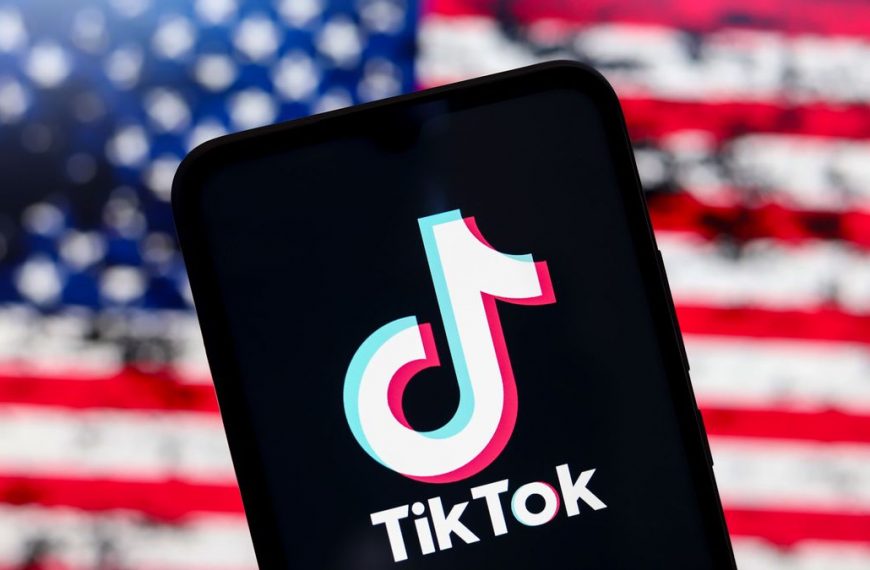 Red Note Rises: TikTok’s Decline Sparks Surge to Chinese Alternative, a Surprising Shift