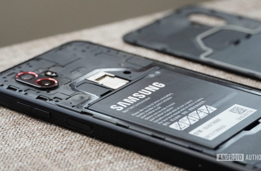 Would you pay a premium for a removable battery smartphone?